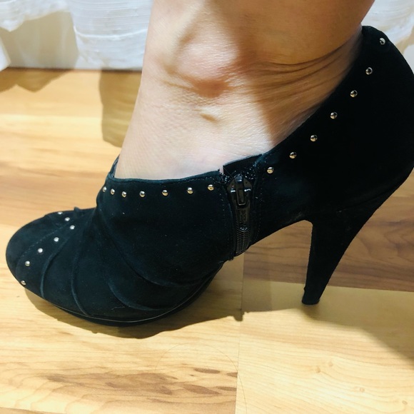 EUC - BCBG platform shoes-used once! It is great for winter! - Picture 5 of 6